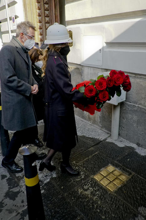 Giorno della memoria: omaggio a Napoli alla più giovane vittima. Il Presidente della comunità ebraica, “risorge l’antisemitismo”