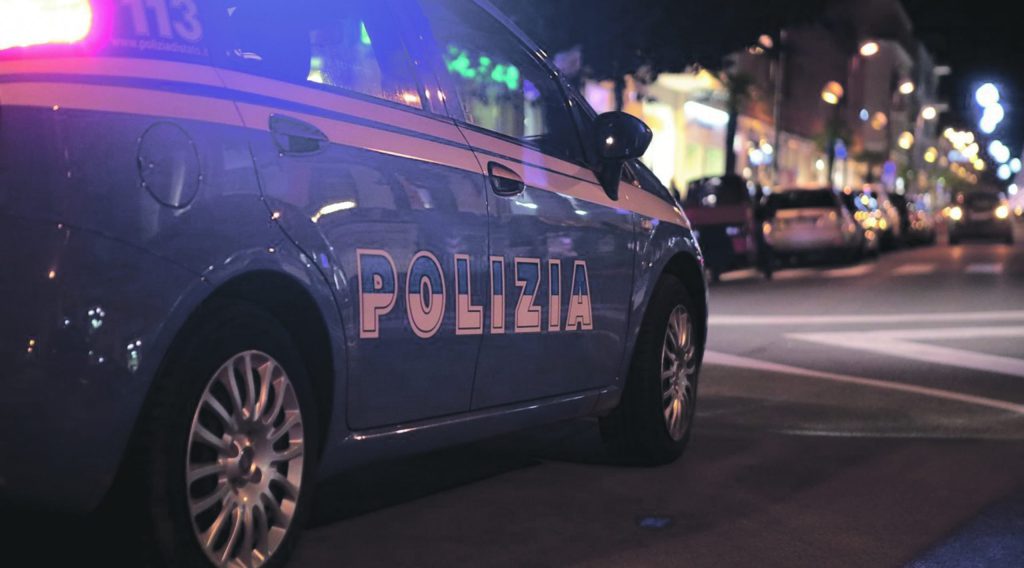 Turista inglese rapinato a Napoli del Rolex del valore di circa 10mila euro, 31enne arrestato dalla polizia